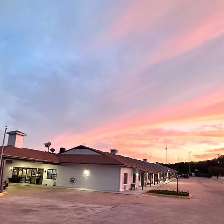 Sunset Inn Brady Exterior photo